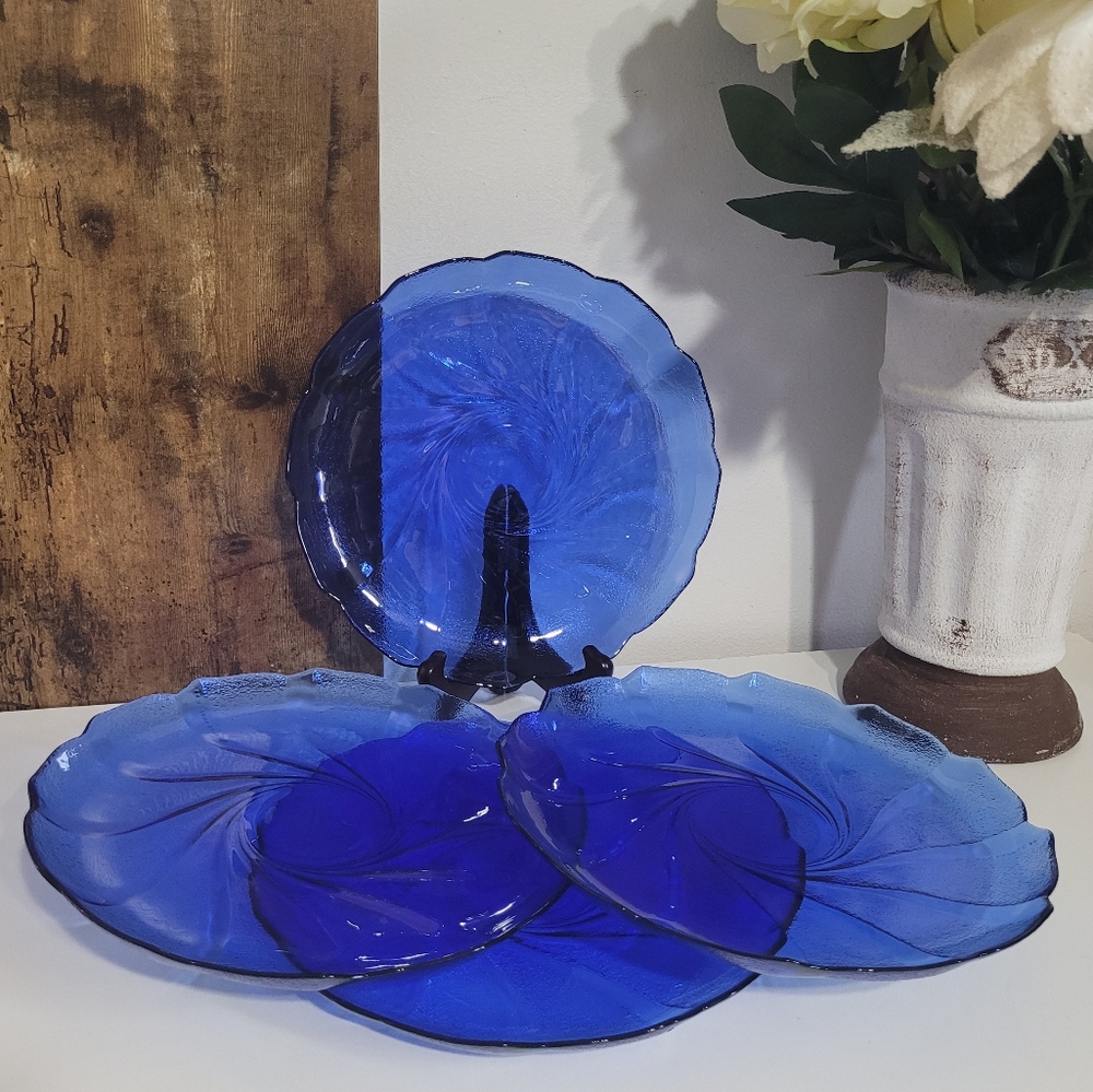 Vintage Arcoroc Cobal Blue Dinner Plates, Set Of 4